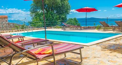 Quaint Villa in Crikvenica With Pool