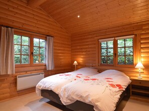 Chalet | 2 slaapkamers, individueel gemeubileerd, beddengoed