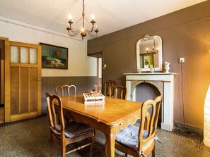 Dining - Picturesque Cottage in Alle With Garden (Vresse-sur-Semois)