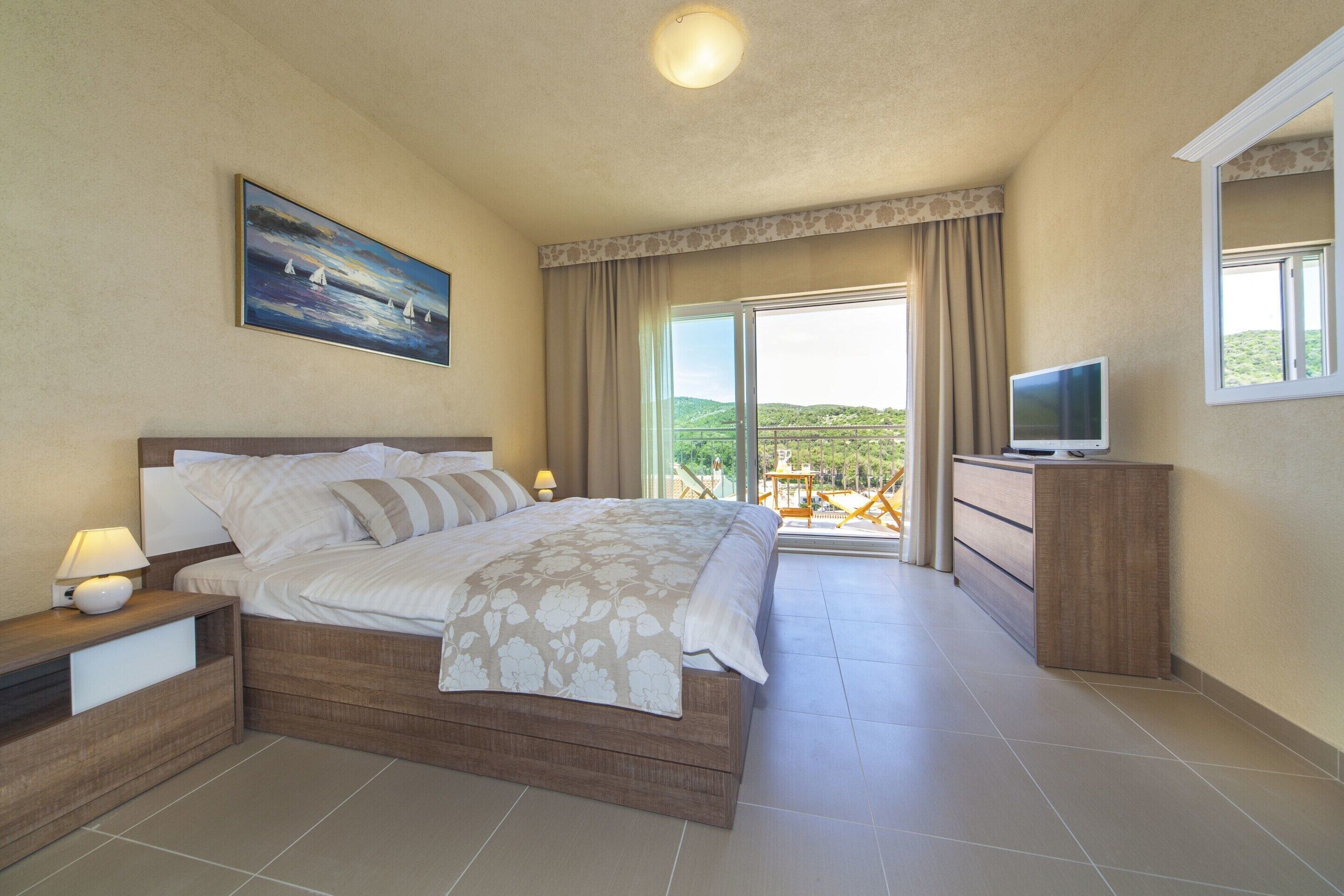 Villa | 5 bedrooms, individually furnished, iron/ironing board, bed sheets