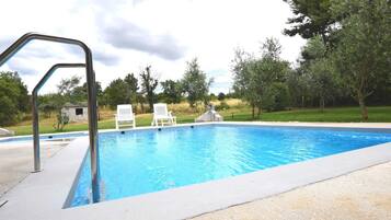 Apartment | Pool | Outdoor pool