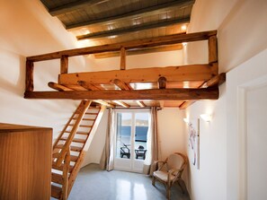 Villa | 5 sovrum, unika möbler och sängkläder