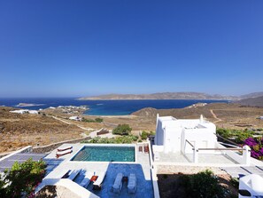 Villa | Pool | Inomhuspool och utomhuspool
