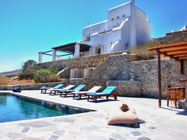 Villa | Pool | Inomhuspool och utomhuspool