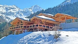 Exterior - Grand Holiday Home With Sauna in Riddes (Riddes)