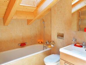 Chalet | Badezimmer | Duschwanne