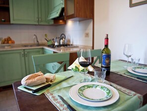 House | Private kitchen | Microwave, coffee/tea maker, cookware/dishes/utensils - Tuscan Landscape Farmhouse (Poggibonsi)