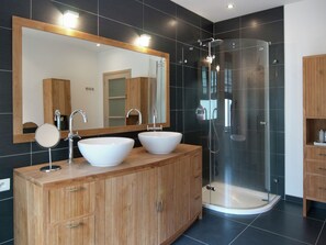 House | Bathroom | Shower - Spa Apartment With Private Pool (Spa)