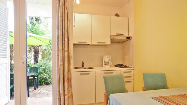 Apartment | Private kitchen - Pleasing Apartment in Rovinj near Sea (Rovinj)