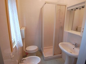 Apartment | Badezimmer | Dusche