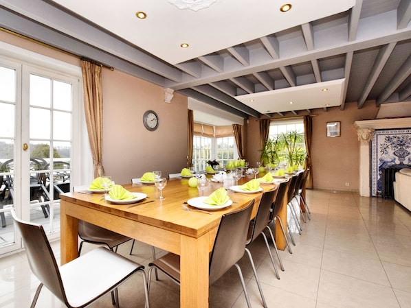 Villa | Dining