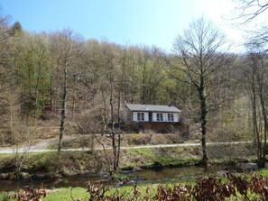 Exterior - Spacious Chalet in Daverdisse With Sauna (Daverdisse)