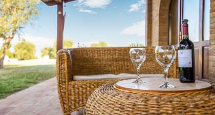 Private Garden and Pool, Near Siena and Crete Senesi