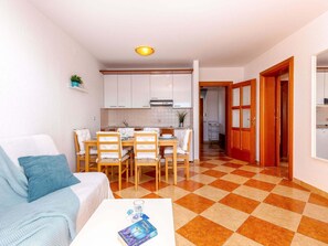 Apartment | Private kitchen - Splendid Apartment with Hot Tub in Crikvenica Croatia (Crikvenica)