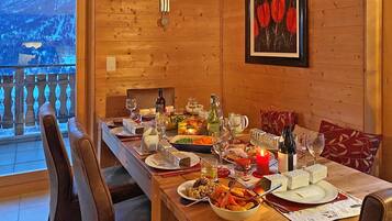 Chalet | Tempat makan