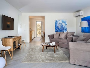 Villa | Living room | DVD player