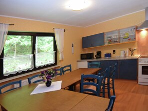 Ferienhaus | Eigene Küche | Kühlschrank, Mikrowelle, Ofen, Geschirrspüler