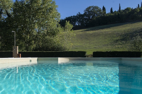 Piscina coperta, piscina all'aperto
