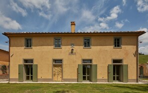 Exterior - Villa in Tuscany Near Medieval Ghizzano (Peccioli)