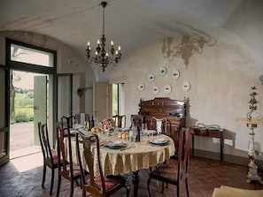 House | Dining