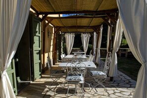 Garden - Villa in Tuscany Near Medieval Ghizzano (Peccioli)