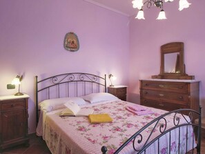 3 bedrooms, bed sheets - Serenity Farmhouse in Castiglion Fiorentino (Castiglion Fiorentino)