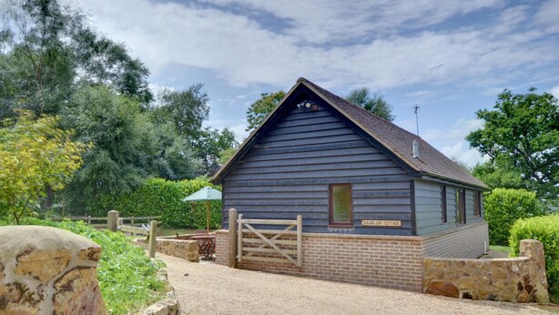 Exterior - Detached Holiday Home in Beautiful Forest Location in Brightling (Robertsbridge)
