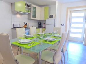 House | Dining - Cozy Holiday Home in Valtura With Swimming Pool (Liznjan)