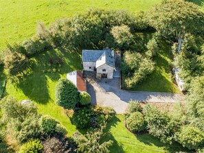 Exterior - Rustic Holiday Home in Lynton with Garden near Malmsmead (Lynton)