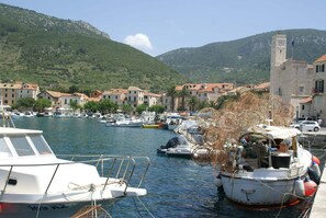 Exterior - Coastal Apartment in Vis Near sea (Vis)