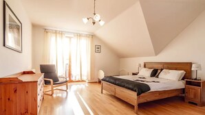 Villa | 7 bedrooms, cots/infant beds, individually furnished - Spacious Villa With Sauna and Garden (Lipno nad Vltavou)