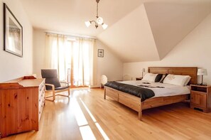 Villa | 7 bedrooms, individually furnished, cribs/infant beds - Spacious Villa With Sauna and Garden (Lipno nad Vltavou)