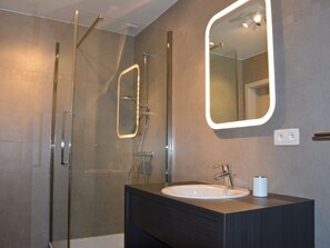 Ferienhaus | Badezimmer | Dusche