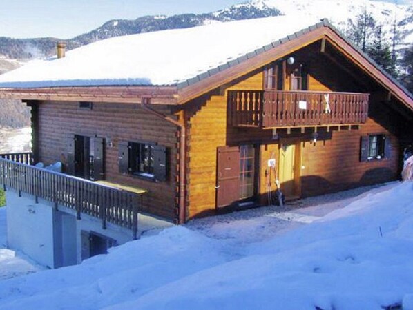 Chalet | Exterior