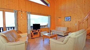 Chalet | Living area