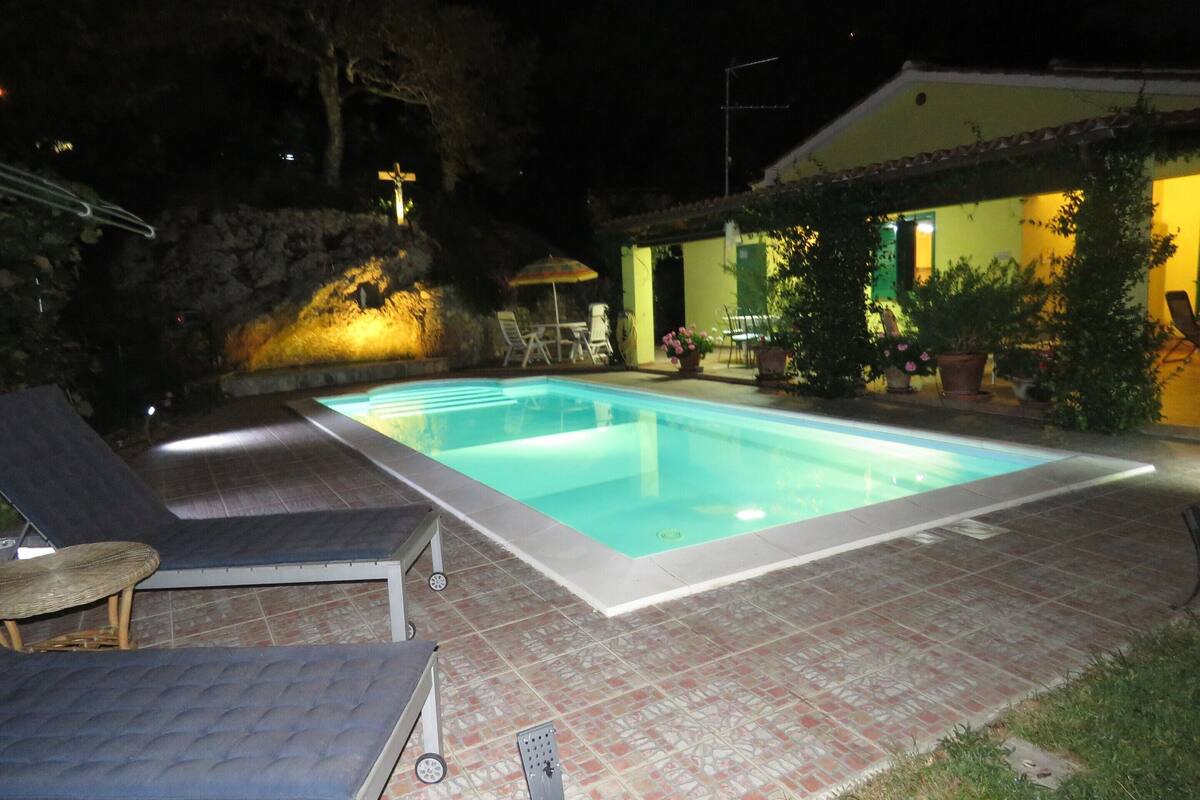Bungalow | Pool | Indoor pool, outdoor pool
