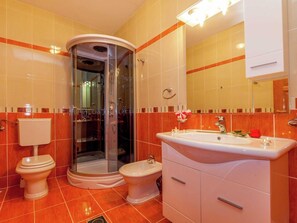 Apartment | Bathroom - Farm Stay in Croatia With Pool & Forest Views (Crikvenica)
