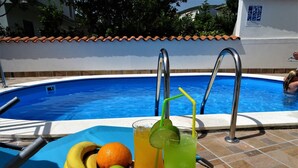 Apartment | Pool - Gorgeous Apartment With Hot Tub and Terrace With Sea View (Crikvenica)