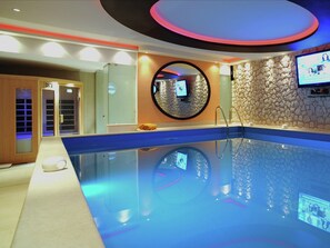 Villa | Piscine | Piscine intérieure, piscine extérieure