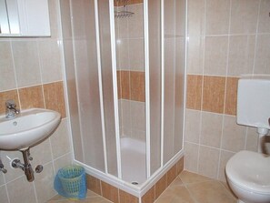 Apartment | Bathroom
