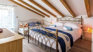 House - Luxurious Holiday Home in Risika With Private Beach (Vrbnik)