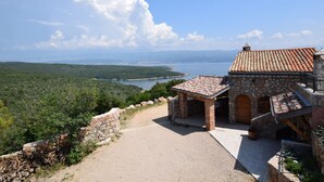 Exterior - Luxurious Holiday Home in Risika With Private Beach (Vrbnik)