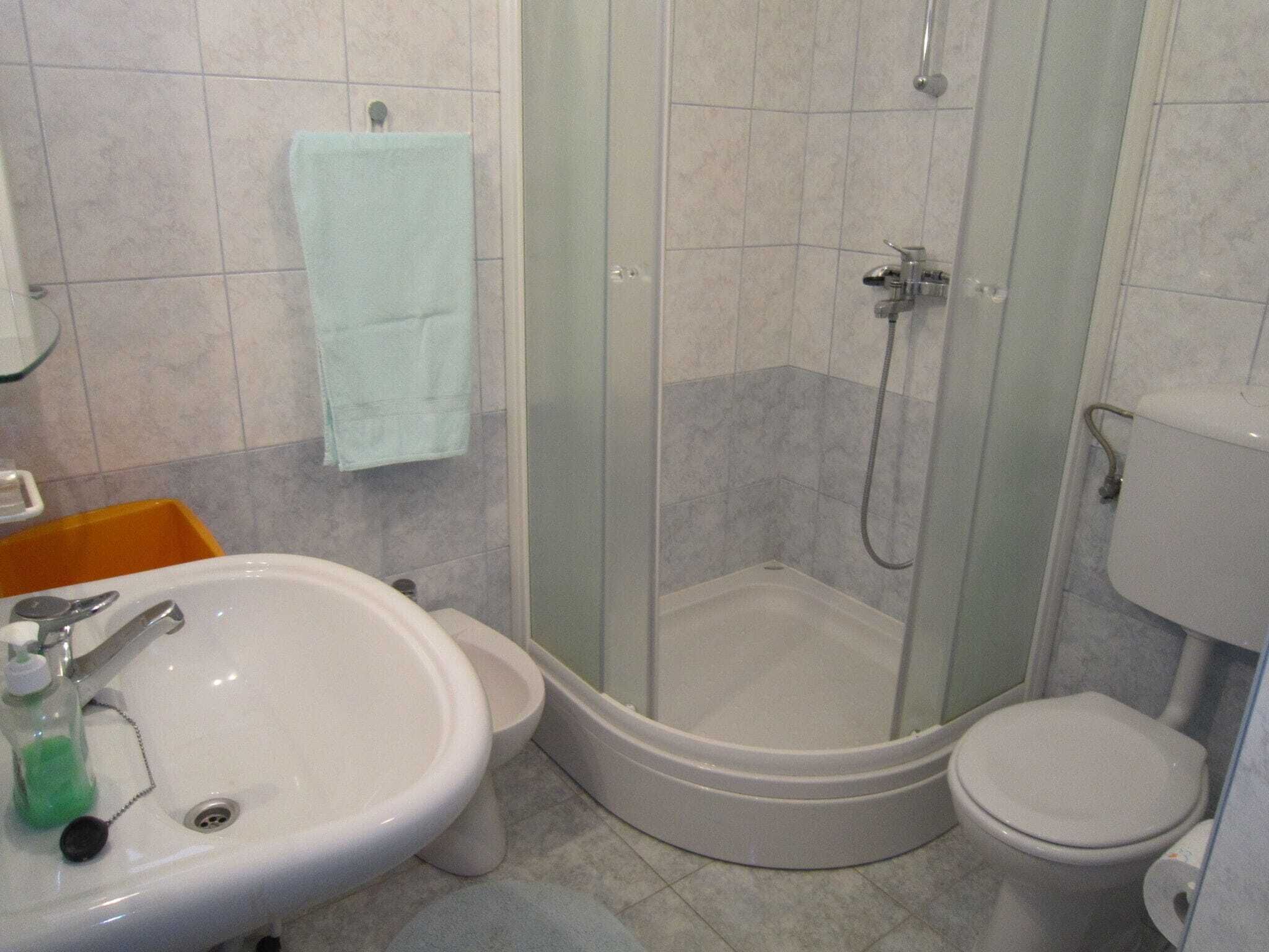 Apartment | Bathroom