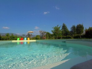 別墅 | 游泳池 | 室內游泳池和室外游泳池