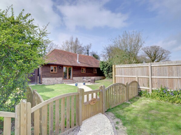 Exterior - Located Just Outside the Lovely Village of Rolvenden (Cranbrook)