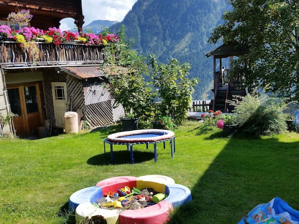 Exterior - Beautifully Located House in the Midst of the Mountains With a Beautiful View (Tschappina)