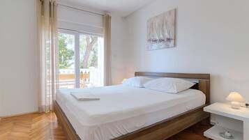 Apartment | 3 bedrooms, bed sheets