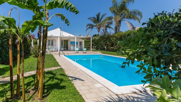 Villa | Exterior