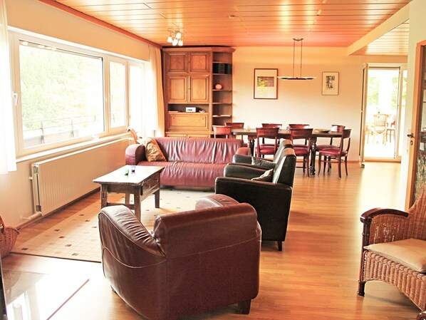 House | Living room | DVD player, MP3 dock