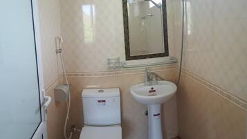 Deluxe Double Room | Bathroom